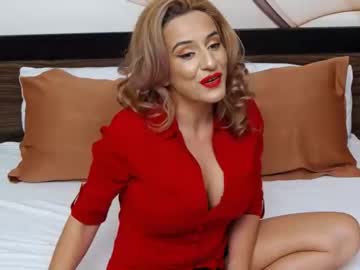 يلحس كس الميلف الجميلة صاحبة البزاز الرهيبة