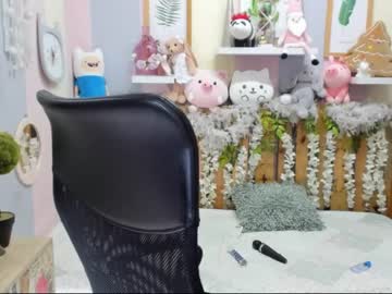 صاحب المنزل ينيك الطباخة المحجبة