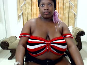 ينيكها ويعصر بزازها البيضا الكبيرة