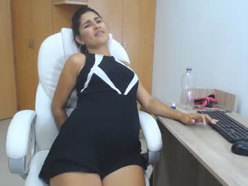 يذاكر مع صديقه فينيك امه الشرموطة بعنف