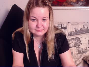 الاخت تساعد اخوها في علاج ضعف الانتصاب