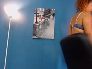 سكس عربي شرموطه مع رجاله تتناك منهم وتقفيش وتقله ما تصورش و يصورها وينيكها وتمص زب