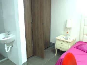 مديرتي المطيعة سكس عنيف مترجم