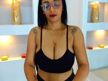 الفحل الممحون والفتاة المثيرة سكس عنيف مترجم